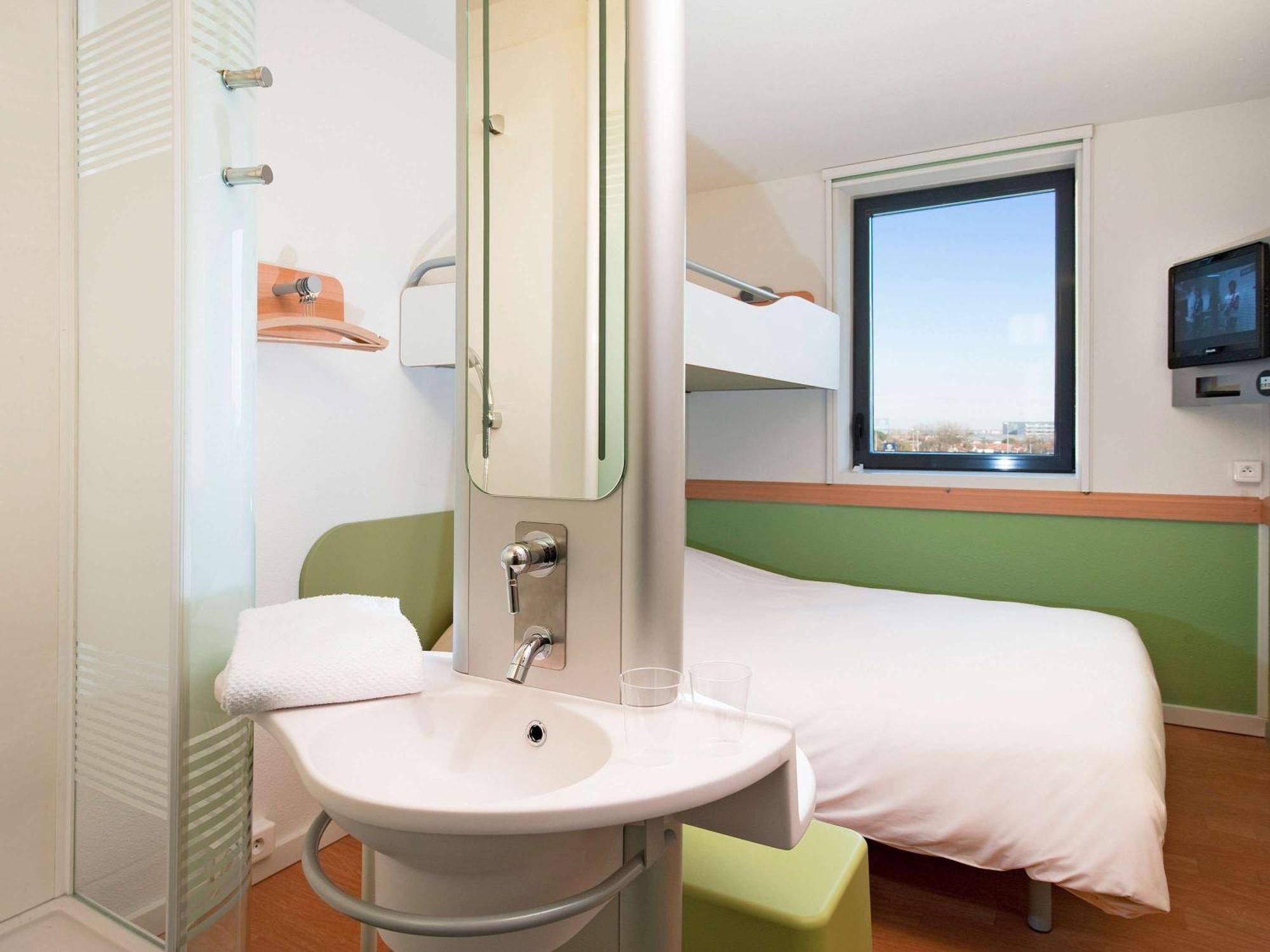 Ibis Budget Toulouse Aeroport Бланяк Екстериор снимка